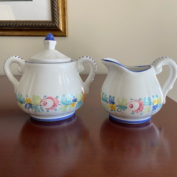 William-Sonoma Mari Floral Hand-Painted in Italy Sugar Bowl and Creamer Set - Picture 1 of 14